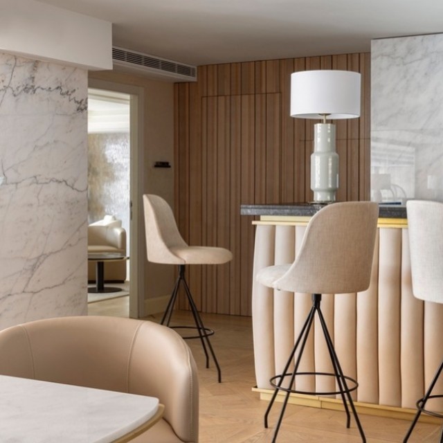 Her er lampen vist i Mole Green armatur farge